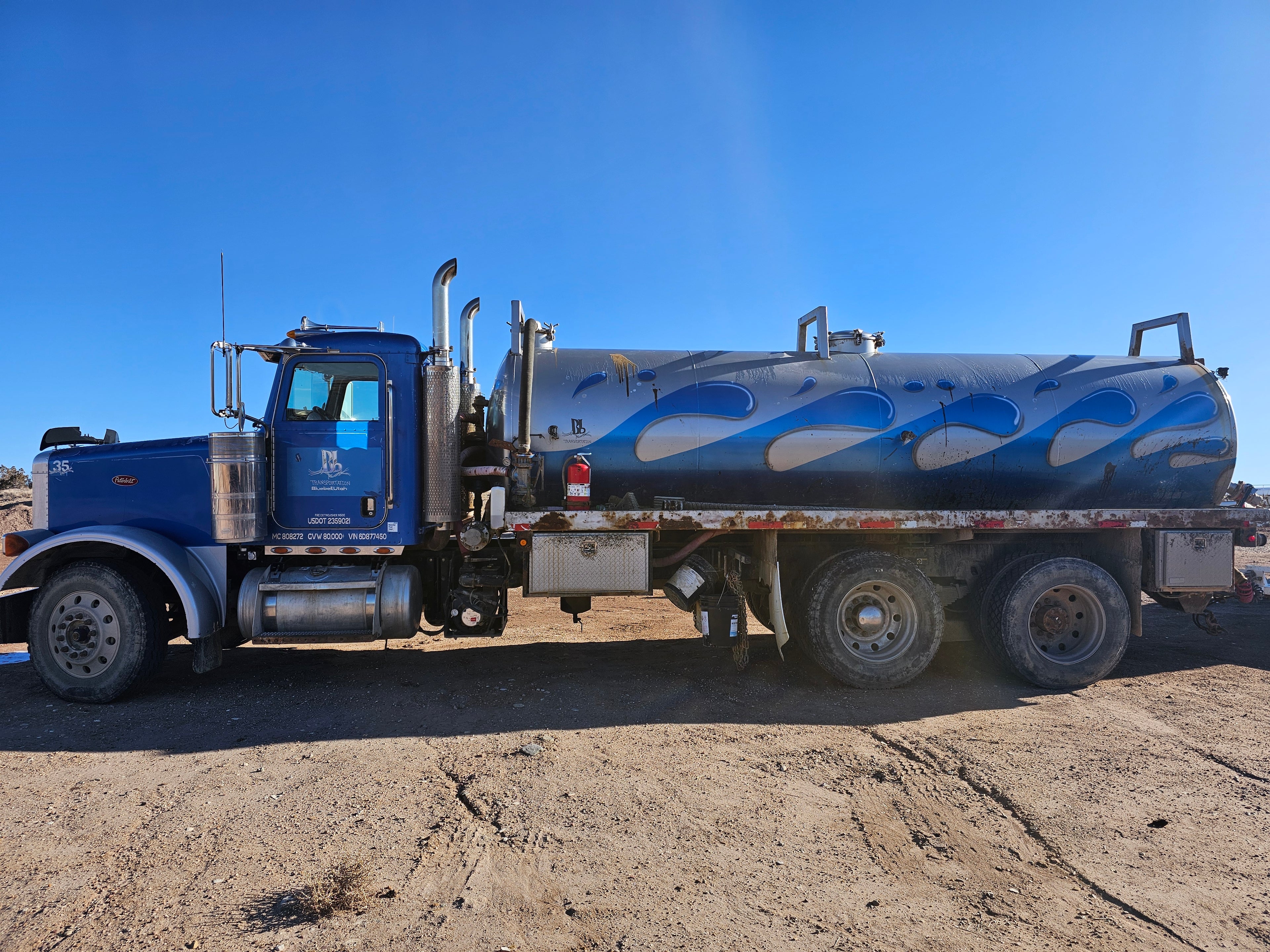 Peterbilt 378 Bobtail and Dragon Pup