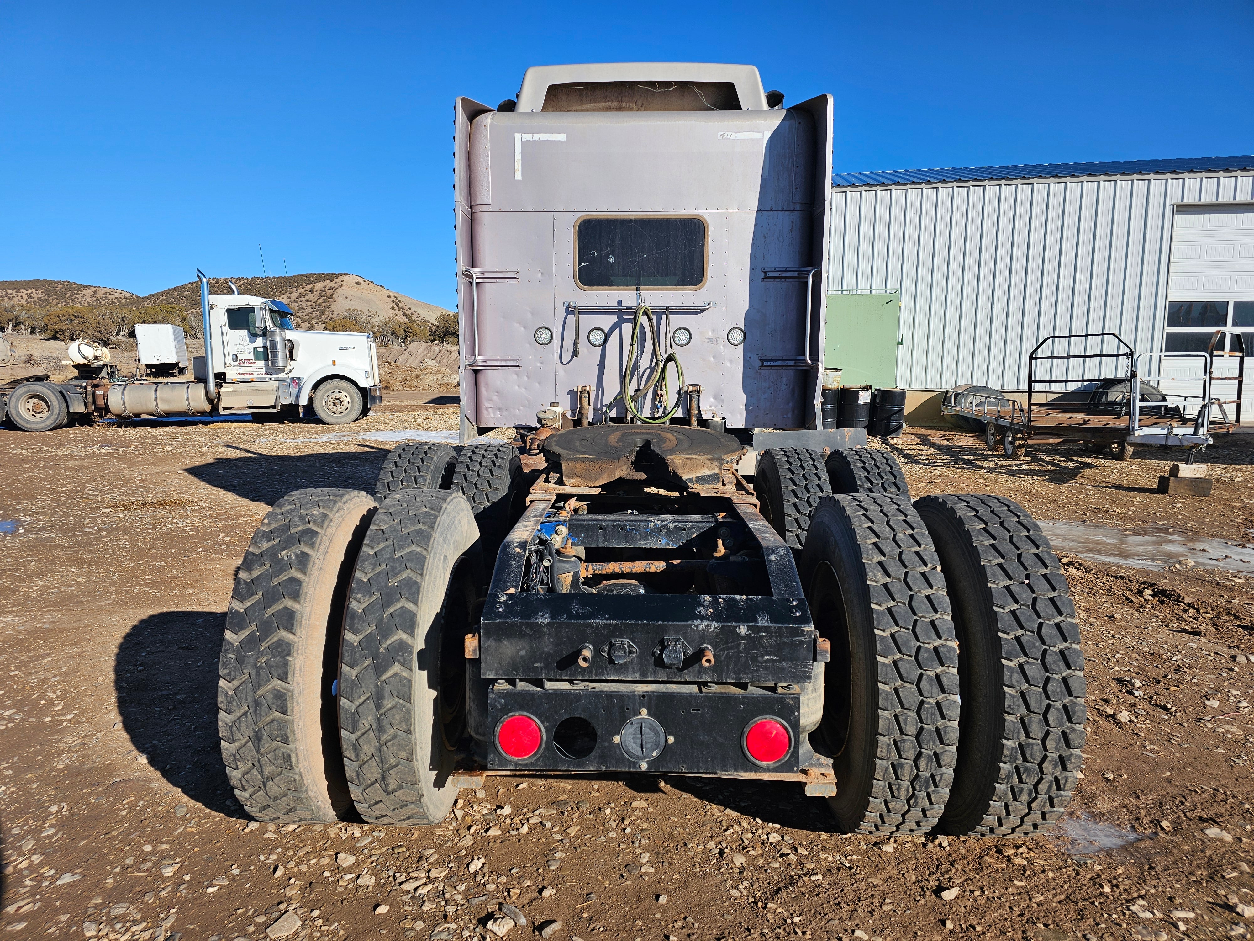 2000 Peterbilt 379 EXHD – Lamb Brothers Equipment