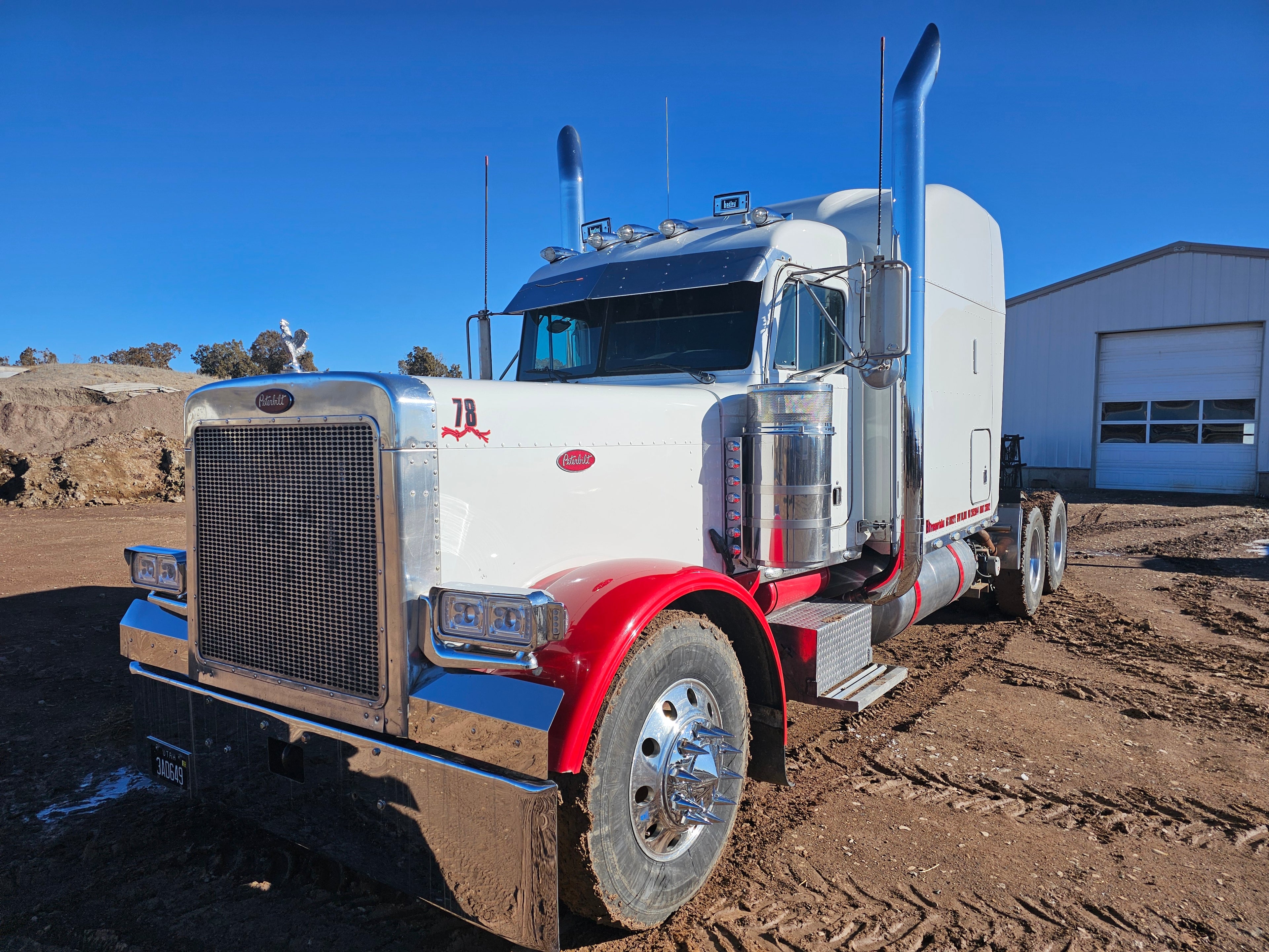 2002 Peterbilt 379 Extended Hood