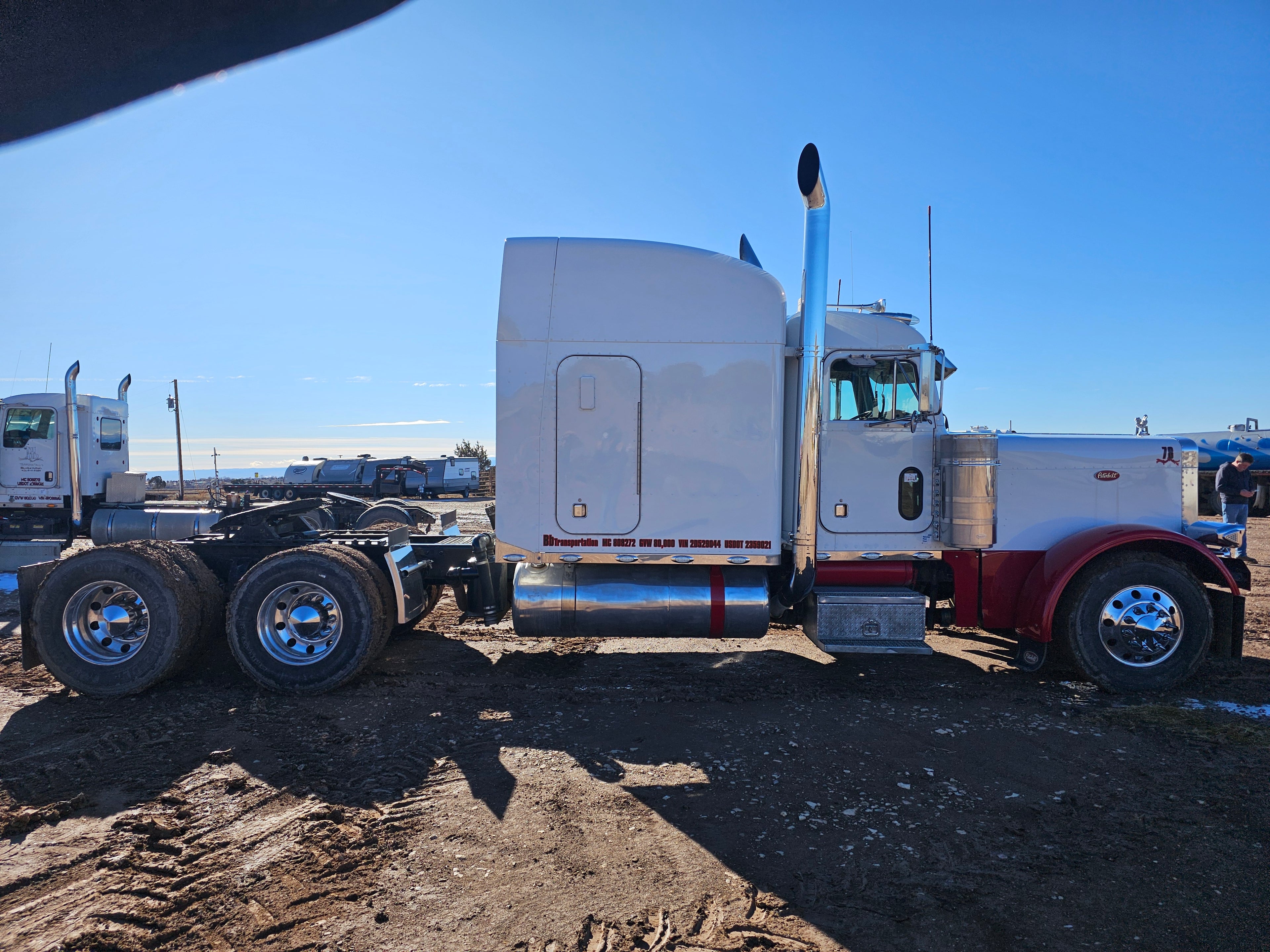 2002 Peterbilt 379 Extended Hood